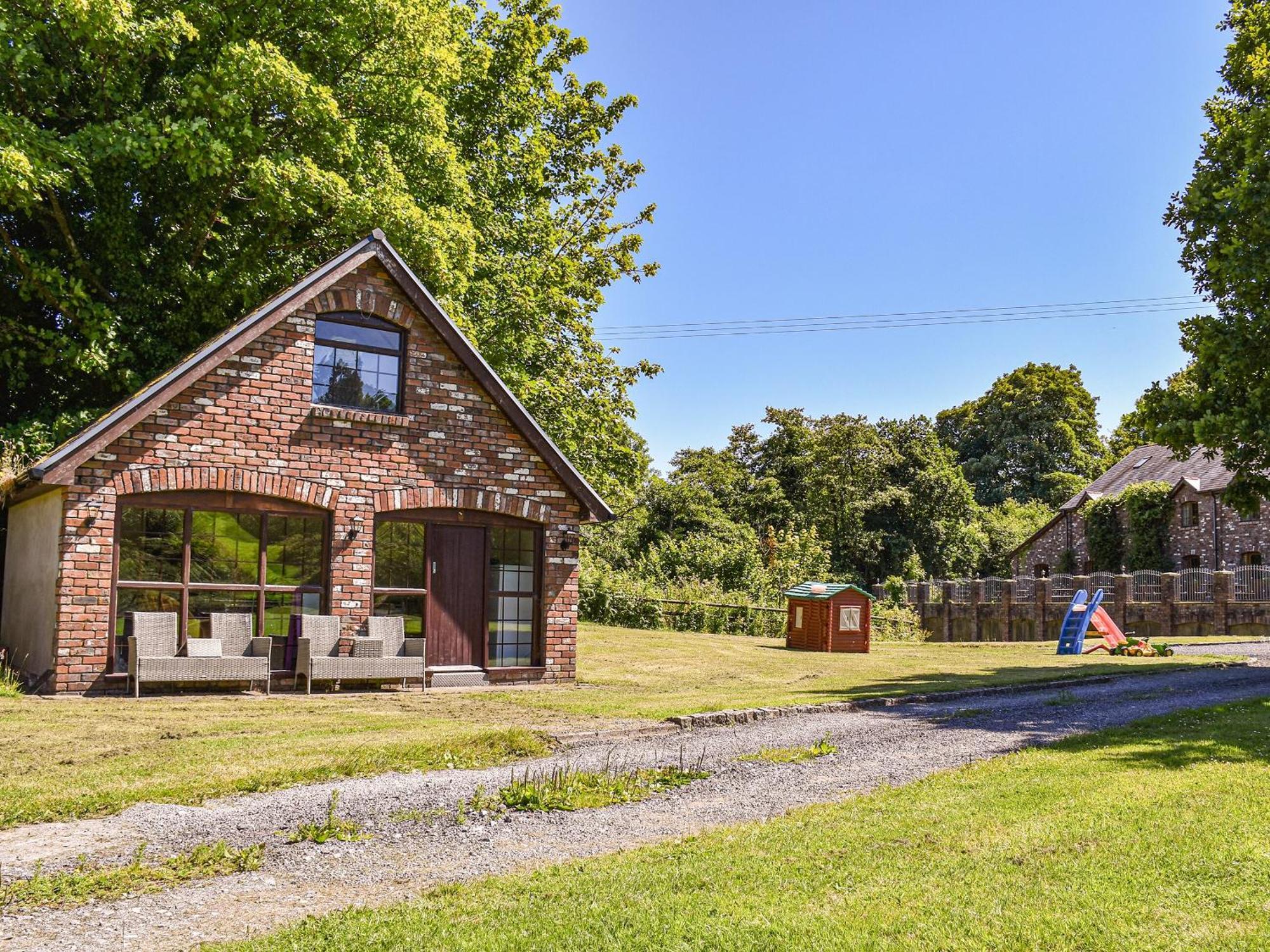 Poppy - Uk40102 Holiday home *
